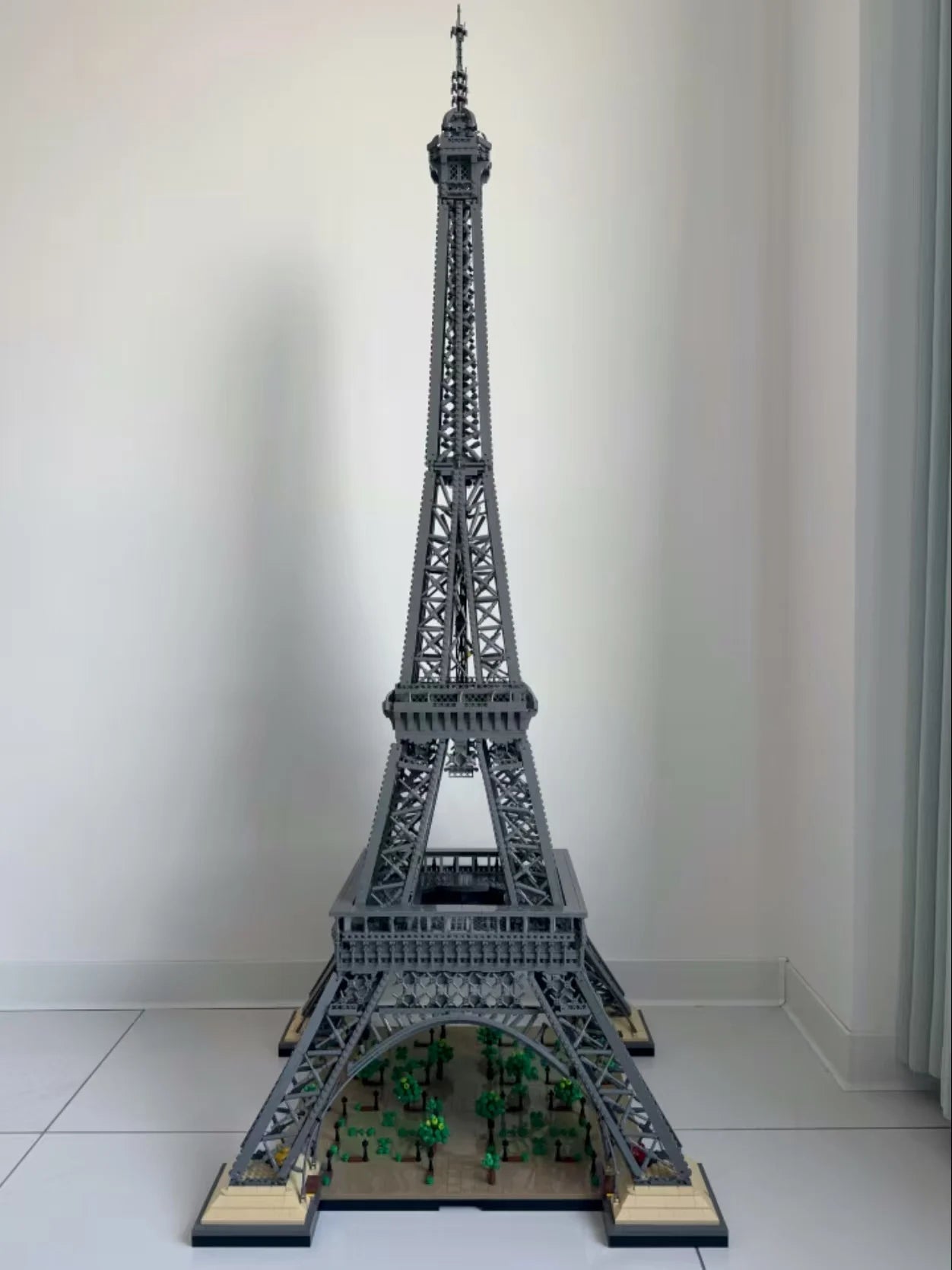10001 pieces of home decoration Tower building model ornaments compatible with 10307 adult  children's gifts