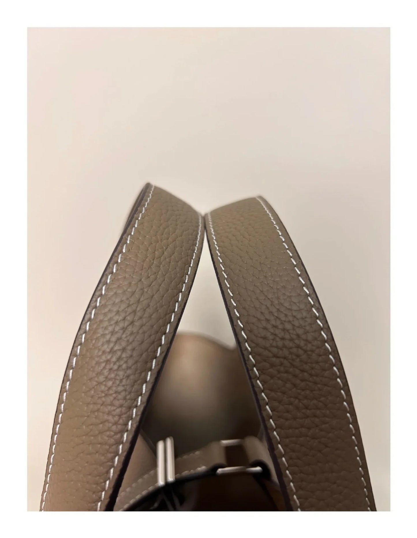 Women’s Leather Bucket Handbag A soft, stylish summer essential featuring a modern basket design with a convenient mobile phone pocket.