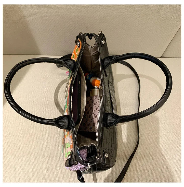 High-Quality Women’s Shoulder Bag Fashion.Features creative 3D embroidery design with a youthful, stylish look. Versatile crossbody bag perfect for everyday wear.