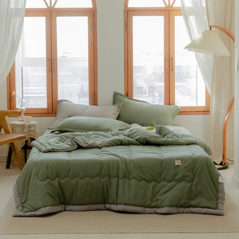 Japanese Polyester Cotton Quilted Summer Quilt Skin-friendly Washable Light Luxury Style Solid Color Lightweight Comforter