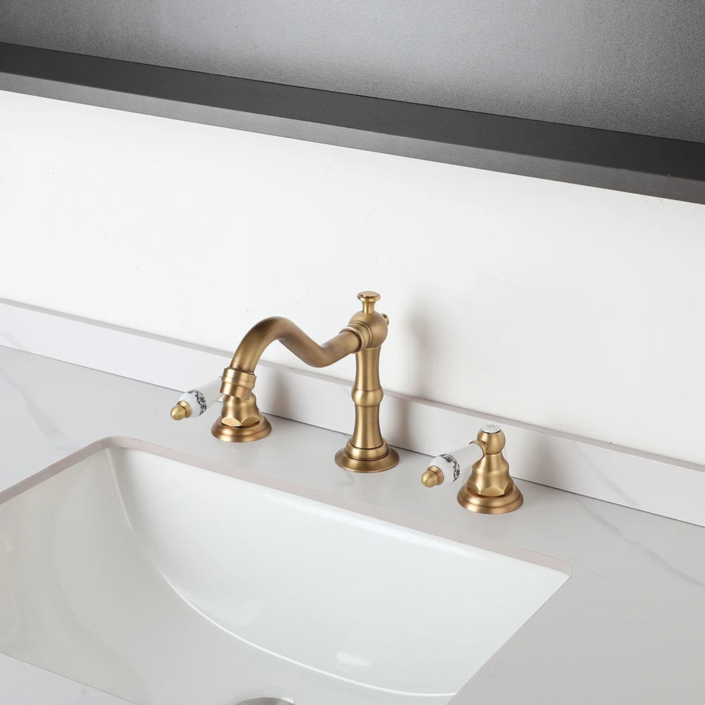 Bathroom Basin Faucet Set – Double-Handle Deck-Mounted
Includes 3-piece brass and chrome taps for hot and cold water. Stylish and durable mixer faucet set for bathtubs and sinks.