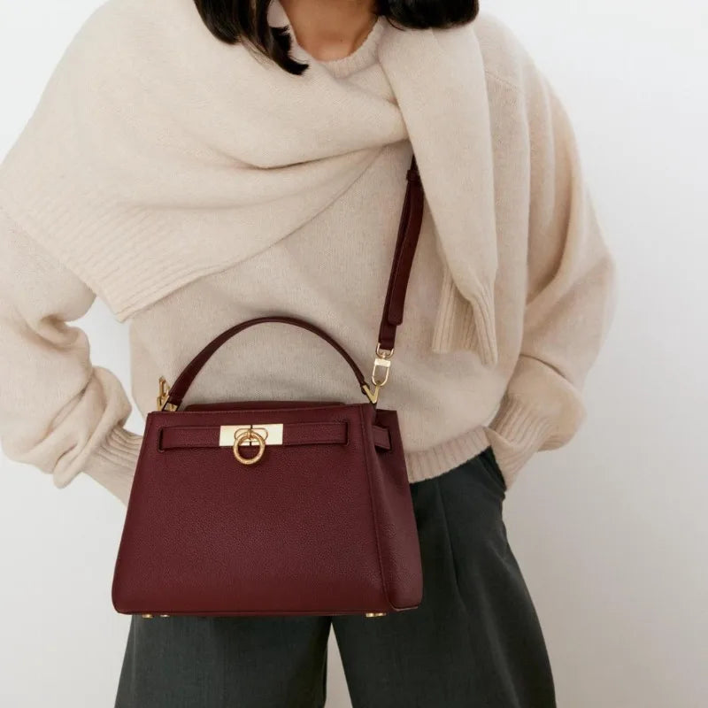 Medium High-End Handbag – Elegant & Versatile Stylish shoulder and crossbody bag, perfect for weddings and special occasions with a refined, classy look.