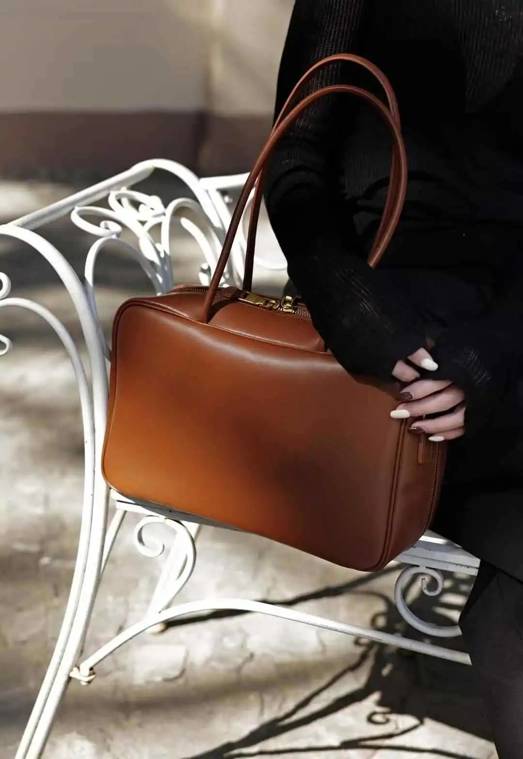 Luxury Genuine Leather Women’s Shoulder Bag Designer-style crossbody made from premium cowhide. Available in black, brown, and coffee colors with a spacious, elegant design for everyday use.