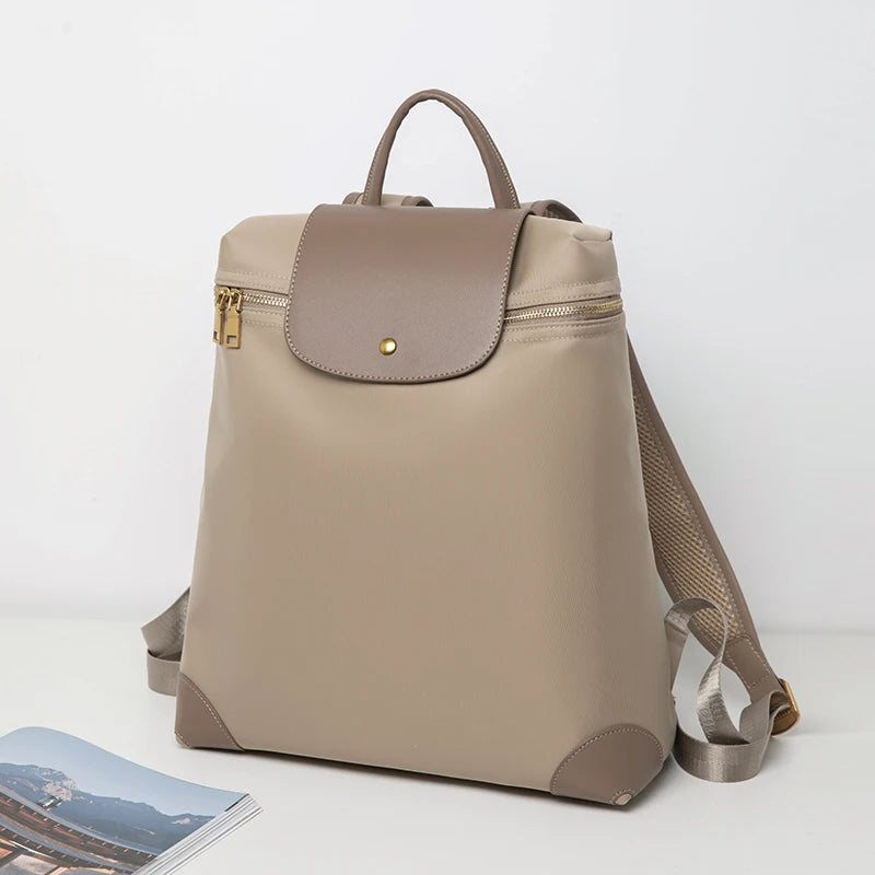 Women’s Luxury Oxford Backpack – Waterproof & Travel Ready
High-quality laptop backpack with a stylish design. Durable, spacious, and perfect for school, work, or travel