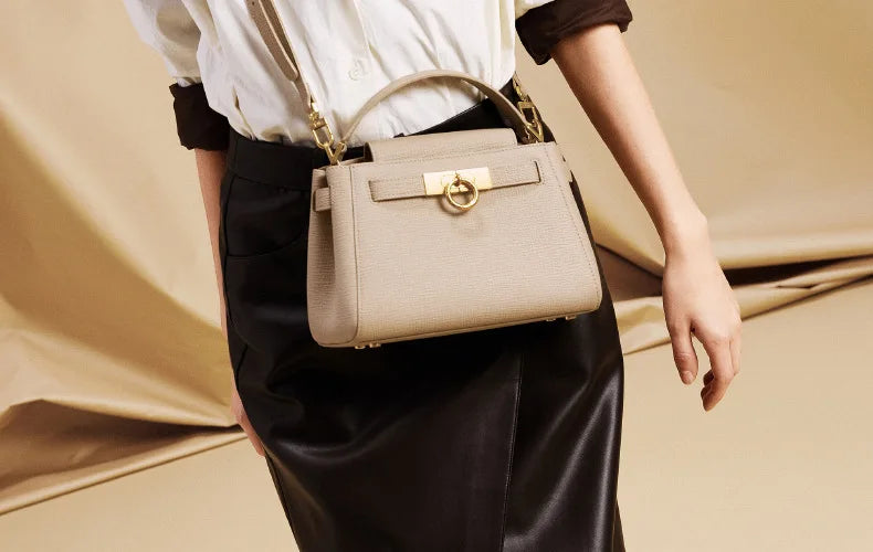 Medium High-End Handbag – Elegant & Versatile Stylish shoulder and crossbody bag, perfect for weddings and special occasions with a refined, classy look.