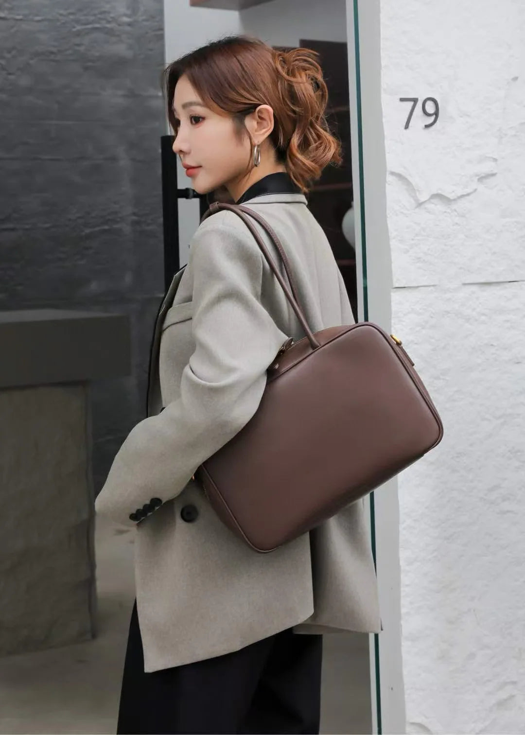 Luxury Genuine Leather Women’s Shoulder Bag Designer-style crossbody made from premium cowhide. Available in black, brown, and coffee colors with a spacious, elegant design for everyday use.