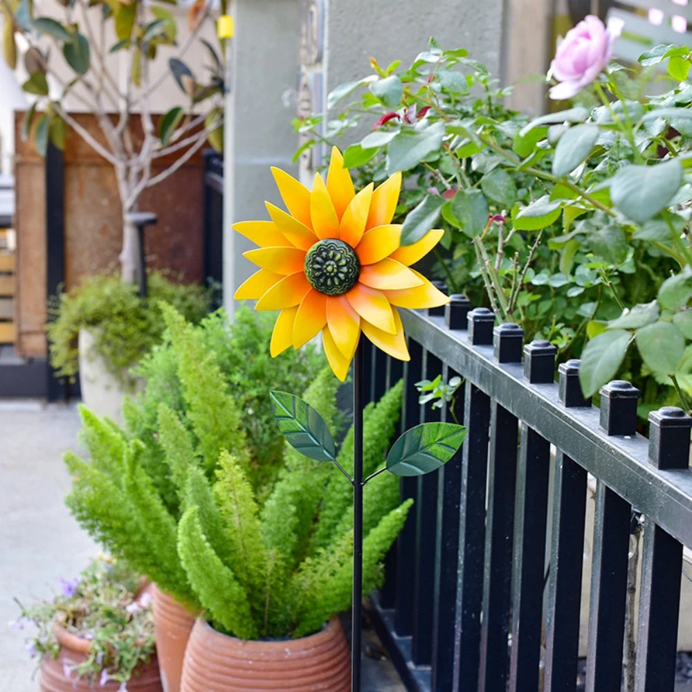 Outdoor Sunflower Wind Spinner
Metal sunflower windmill – spins beautifully in the breeze.
Durable, weather-resistant iron. Perfect for garden, yard, courtyard.