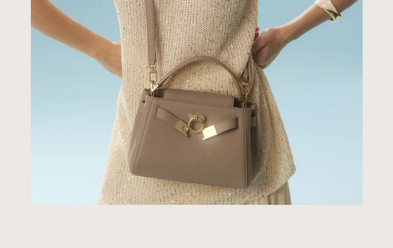 Medium High-End Handbag – Elegant & Versatile Stylish shoulder and crossbody bag, perfect for weddings and special occasions with a refined, classy look.