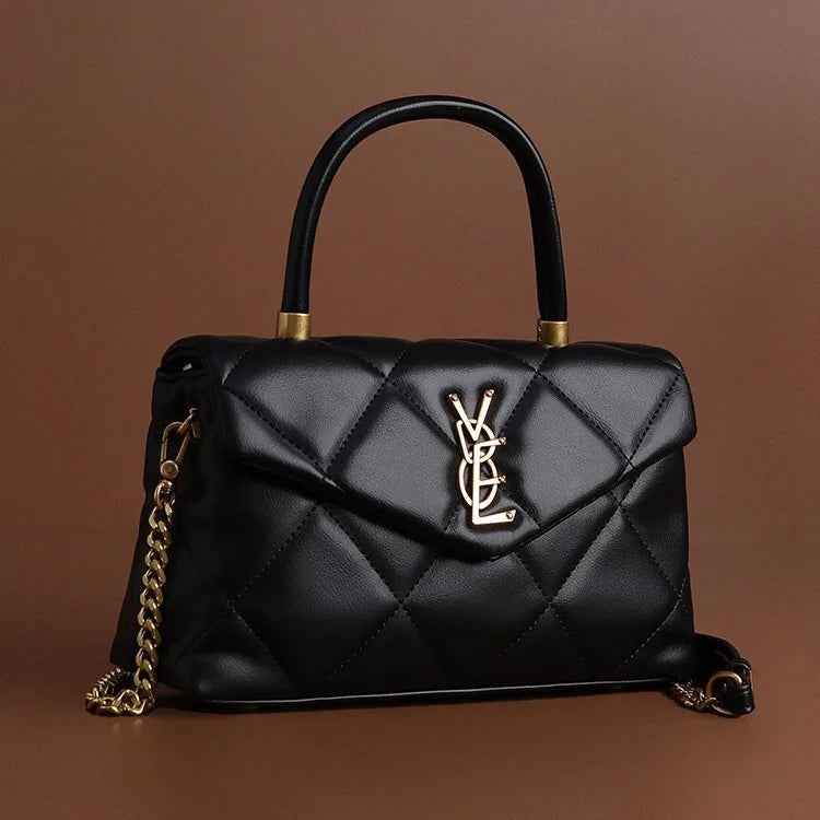 High-End Diamond Grid Handbag Fashion Chain Design Elegant and versatile shoulder/crossbody bag with a stylish quilted look. Perfect for everyday wear or special occasions.