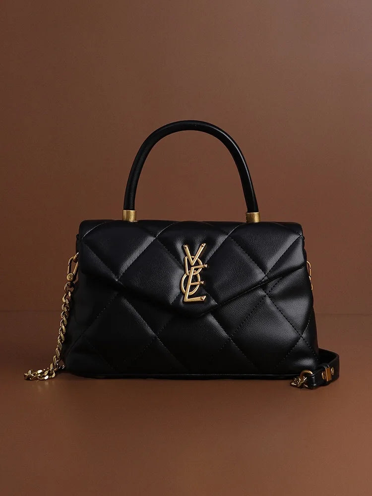 High-End Diamond Grid Handbag Fashion Chain Design Elegant and versatile shoulder/crossbody bag with a stylish quilted look. Perfect for everyday wear or special occasions.