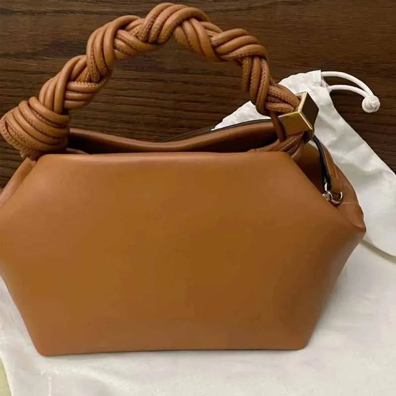 Paris-Inspired Moon Hexagonal Woven Handbag – Trendy Design
Chic shoulder and crossbody bag with a premium woven finish. Stylish, modern, and perfect for everyday fashion.