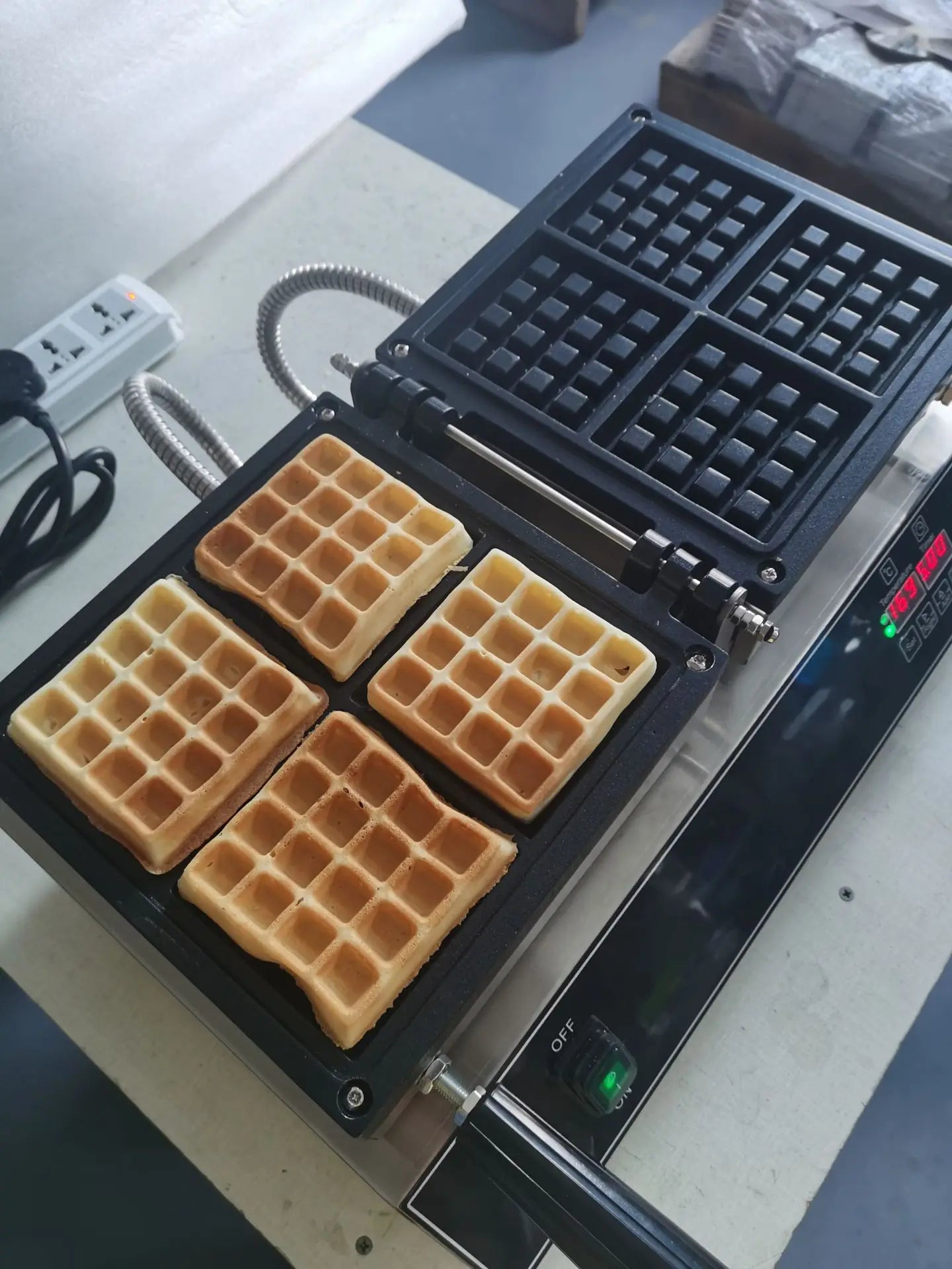 Professional Electric Waffle Maker Cooking Kitchen Appliances Multifunction Breakfast Waffles Machine