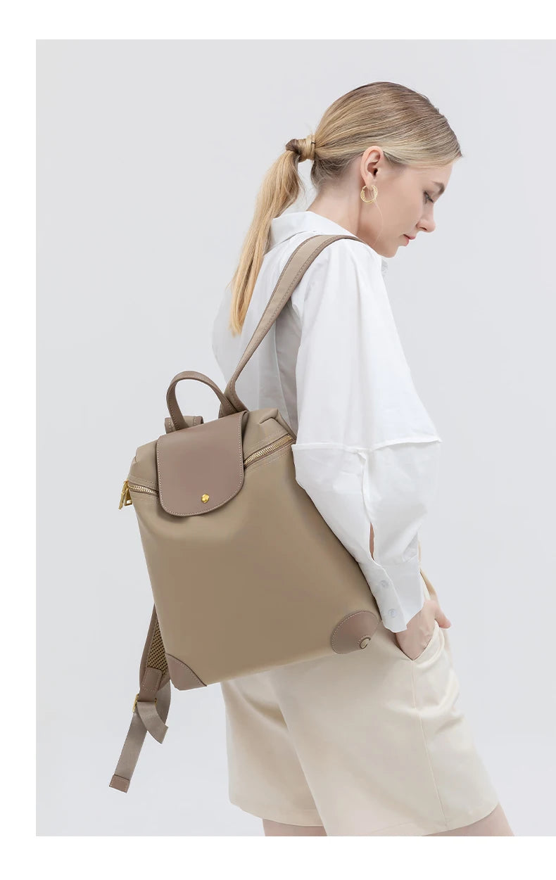 Women’s Luxury Oxford Backpack – Waterproof & Travel Ready
High-quality laptop backpack with a stylish design. Durable, spacious, and perfect for school, work, or travel