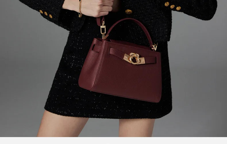 Medium High-End Handbag – Elegant & Versatile Stylish shoulder and crossbody bag, perfect for weddings and special occasions with a refined, classy look.