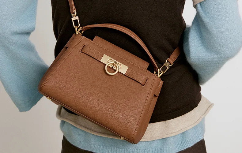 Medium High-End Handbag – Elegant & Versatile Stylish shoulder and crossbody bag, perfect for weddings and special occasions with a refined, classy look.