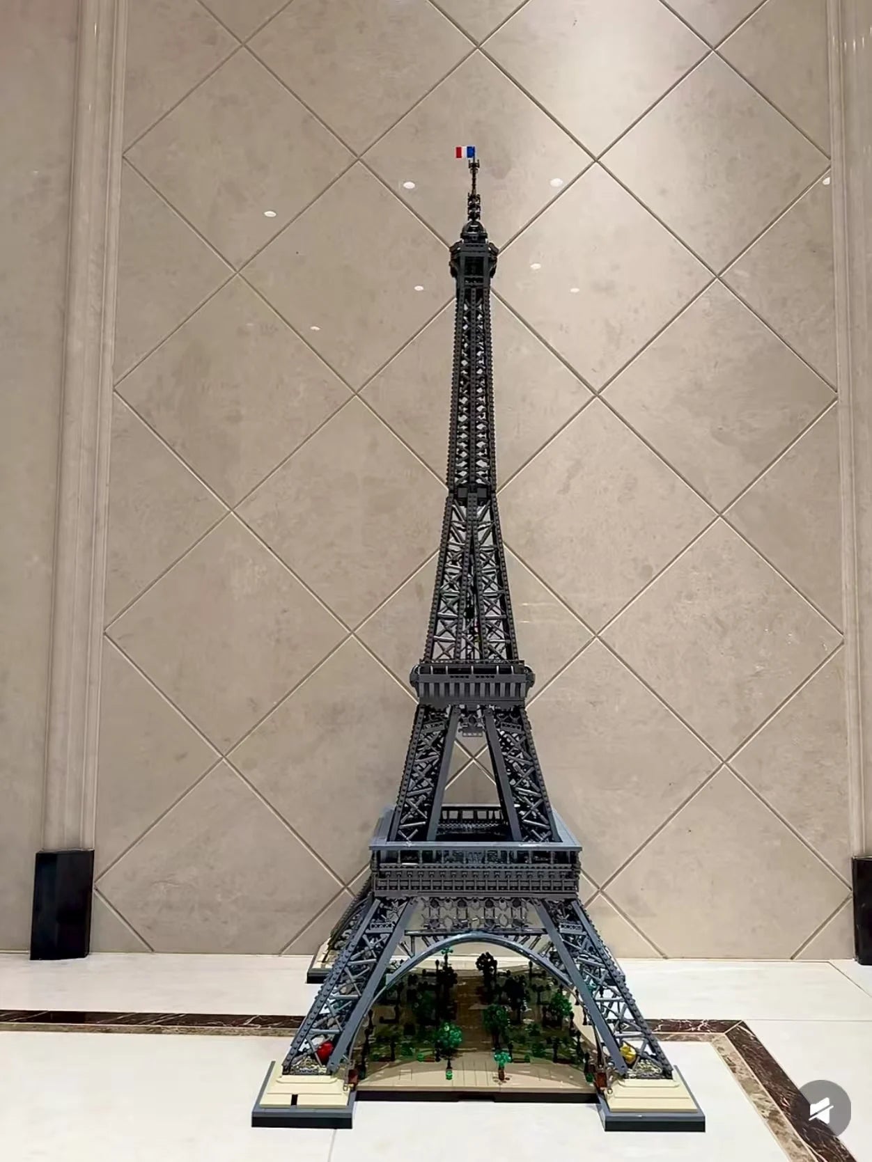 10001 pieces of home decoration Tower building model ornaments compatible with 10307 adult  children's gifts