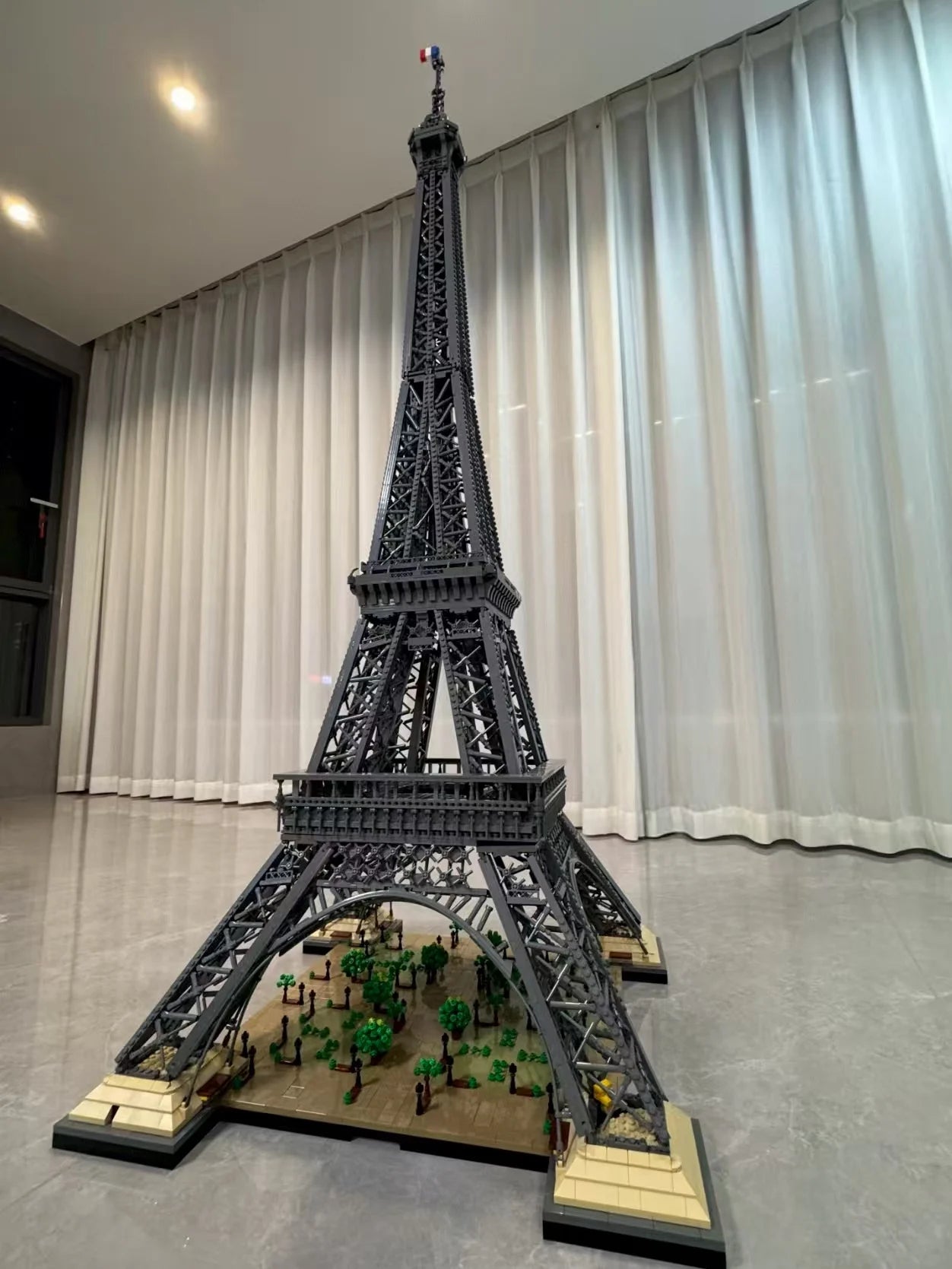 10001 pieces of home decoration Tower building model ornaments compatible with 10307 adult  children's gifts
