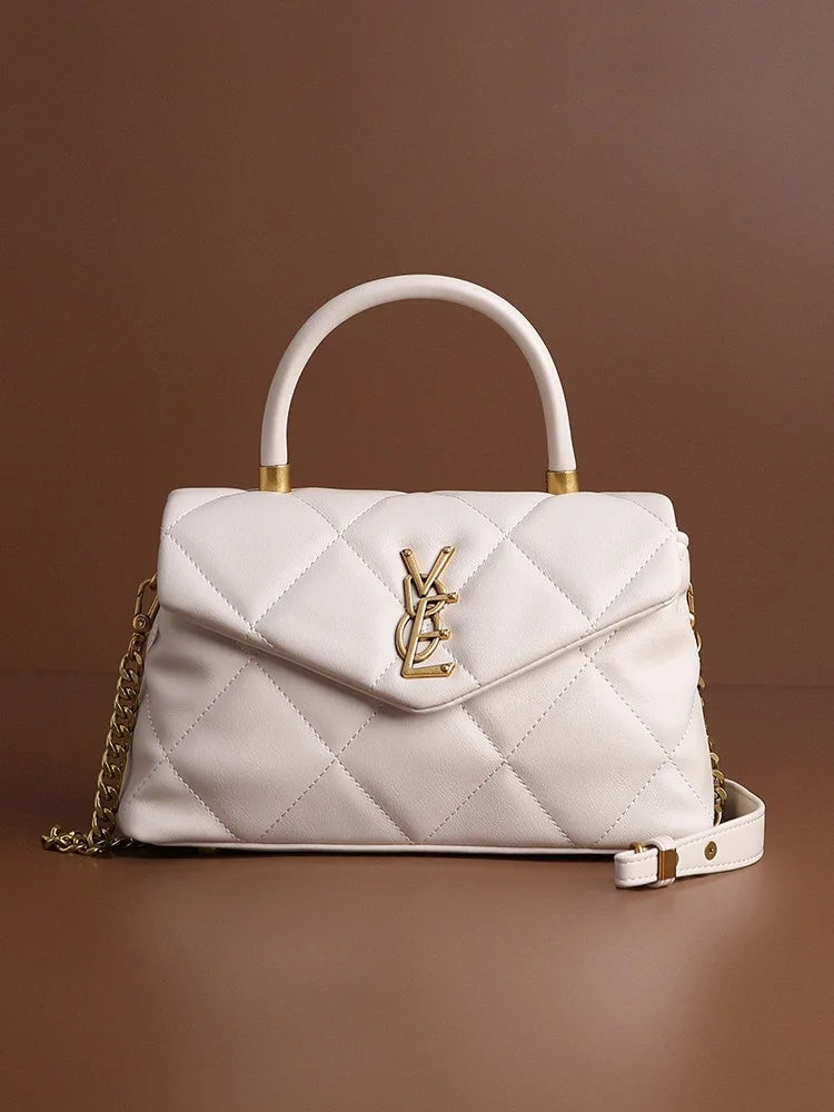 High-End Diamond Grid Handbag Fashion Chain Design Elegant and versatile shoulder/crossbody bag with a stylish quilted look. Perfect for everyday wear or special occasions.