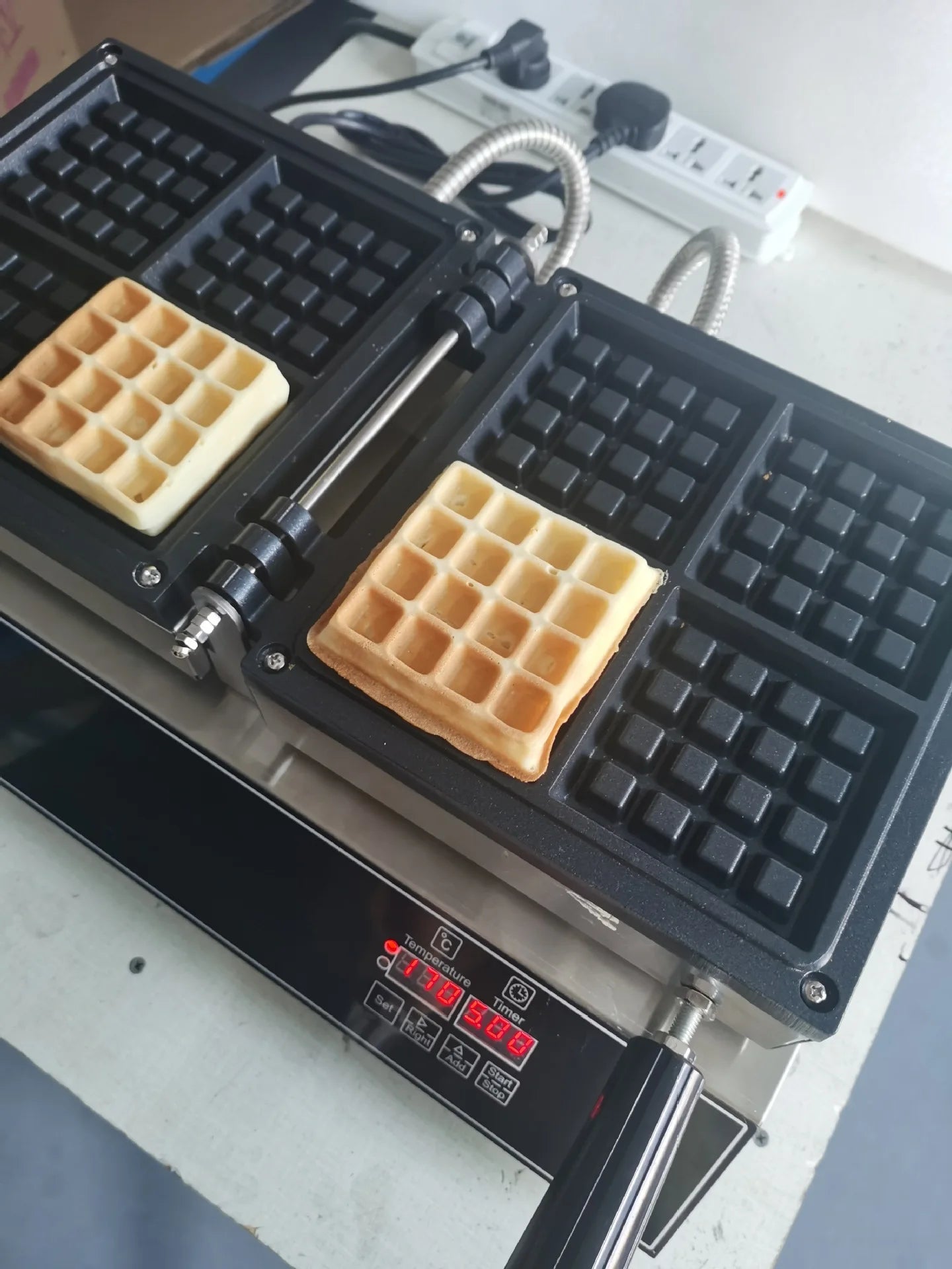 Professional Electric Waffle Maker Cooking Kitchen Appliances Multifunction Breakfast Waffles Machine