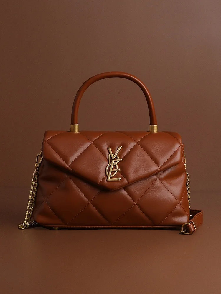 High-End Diamond Grid Handbag Fashion Chain Design Elegant and versatile shoulder/crossbody bag with a stylish quilted look. Perfect for everyday wear or special occasions.