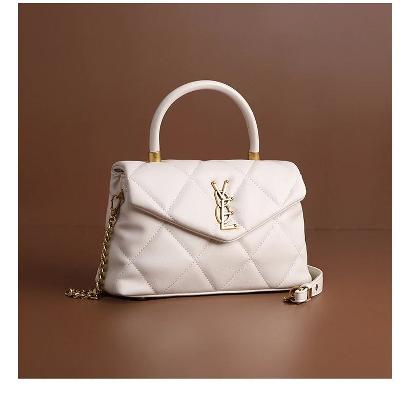 High-End Diamond Grid Handbag Fashion Chain Design Elegant and versatile shoulder/crossbody bag with a stylish quilted look. Perfect for everyday wear or special occasions.