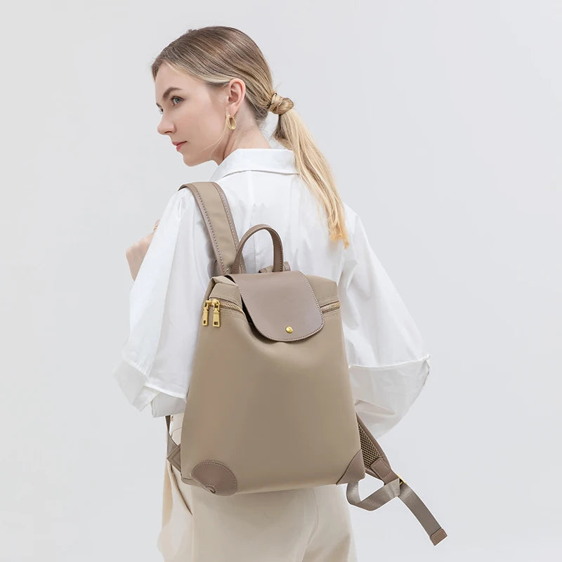 Women’s Luxury Oxford Backpack – Waterproof & Travel Ready
High-quality laptop backpack with a stylish design. Durable, spacious, and perfect for school, work, or travel