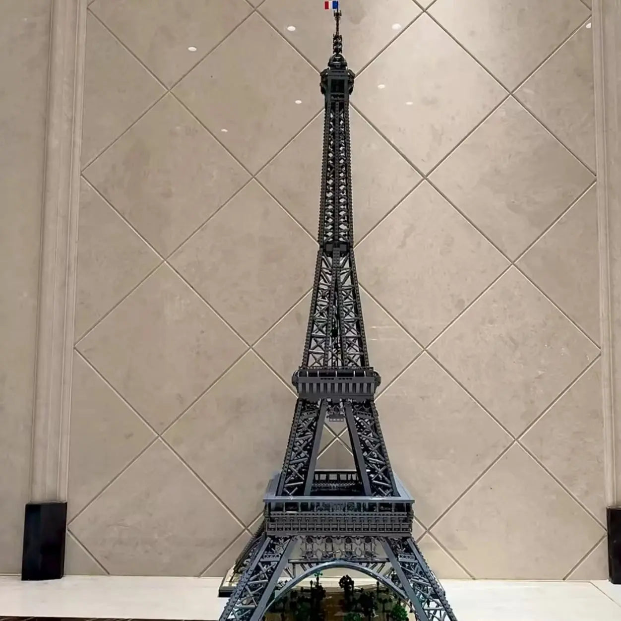 10001 pieces of home decoration Tower building model ornaments compatible with 10307 adult  children's gifts