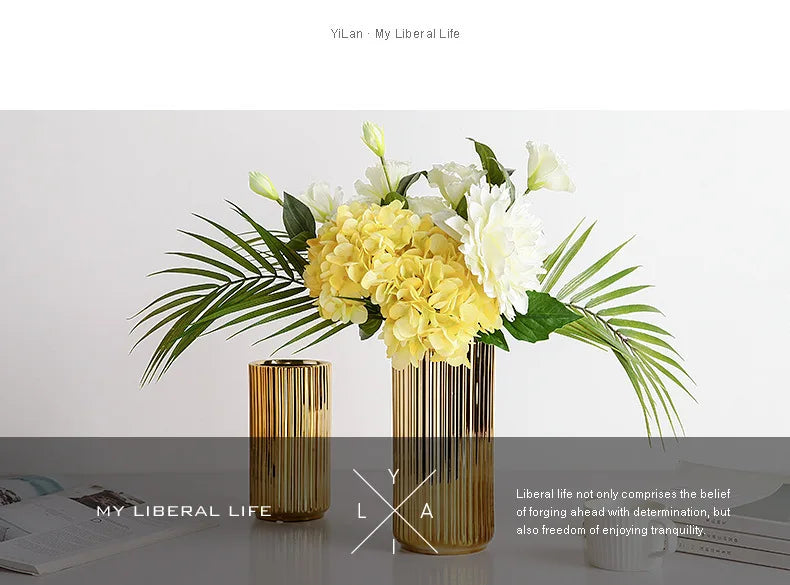 Nordic Ceramic Gold Vase – Elegant Home Décor Stylish flower arrangement vase perfect for living rooms, desktops, or as a thoughtful gift.