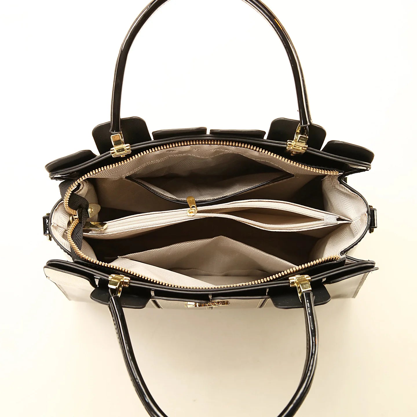 Leather Women’s Handbag Versatile Shoulder & Crossbody Crafted from smooth, bright leather with a stylish design. Comfortable, elegant, and perfect for everyday use.