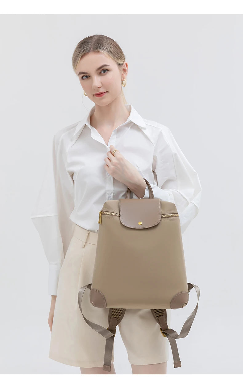 Women’s Luxury Oxford Backpack – Waterproof & Travel Ready
High-quality laptop backpack with a stylish design. Durable, spacious, and perfect for school, work, or travel